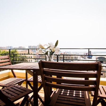 Holidays2Malaga Terraza & Junto Puerto Deportivo Luaran gambar
