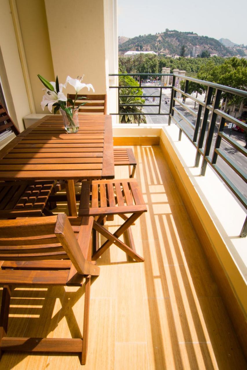 Holidays2Malaga Terraza & Junto Puerto Deportivo Luaran gambar